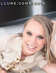 Amateur Allure Teen Anna