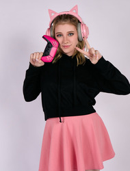 Arya Feye Is Pretty Damn Sexy