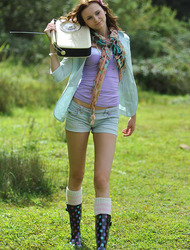 Chloe woodstock by Breath Takers