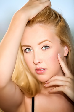Samantha Rone Strips Outdoor
