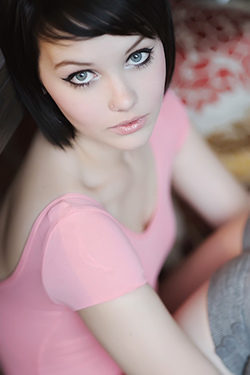 Melissa Clarke Gets Nude And Posing