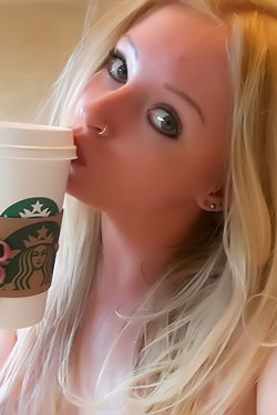 Amateur Babe With Beautiful Boobs