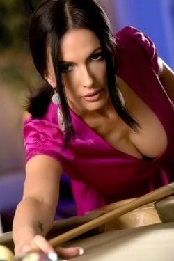 Catalina plays pool