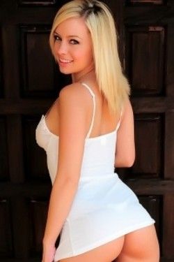 Lacey Brooks white tube