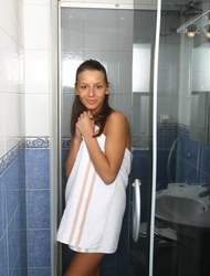 Pretty Girl Vika Washes Her Slim Pussy